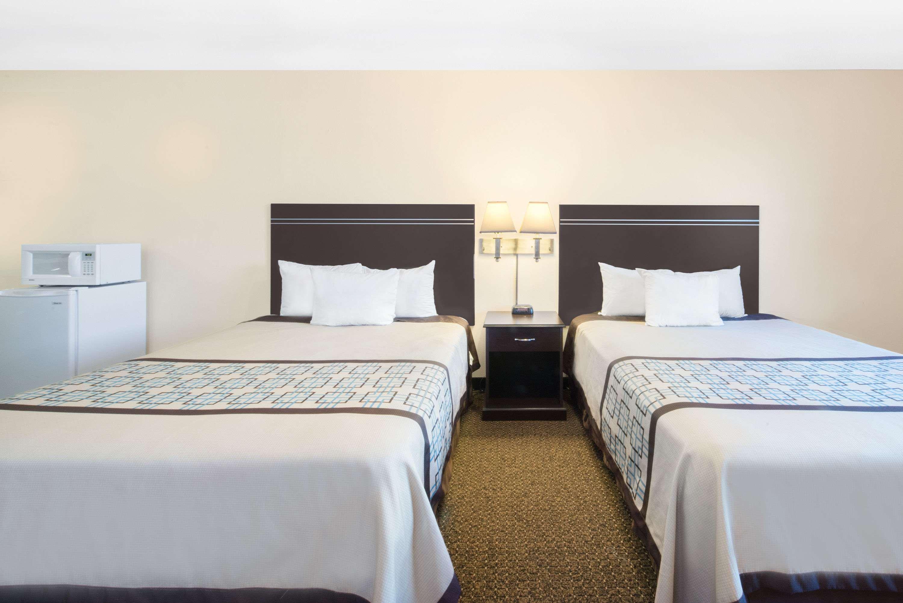 Days Inn By Wyndham Hobbs Exteriér fotografie
