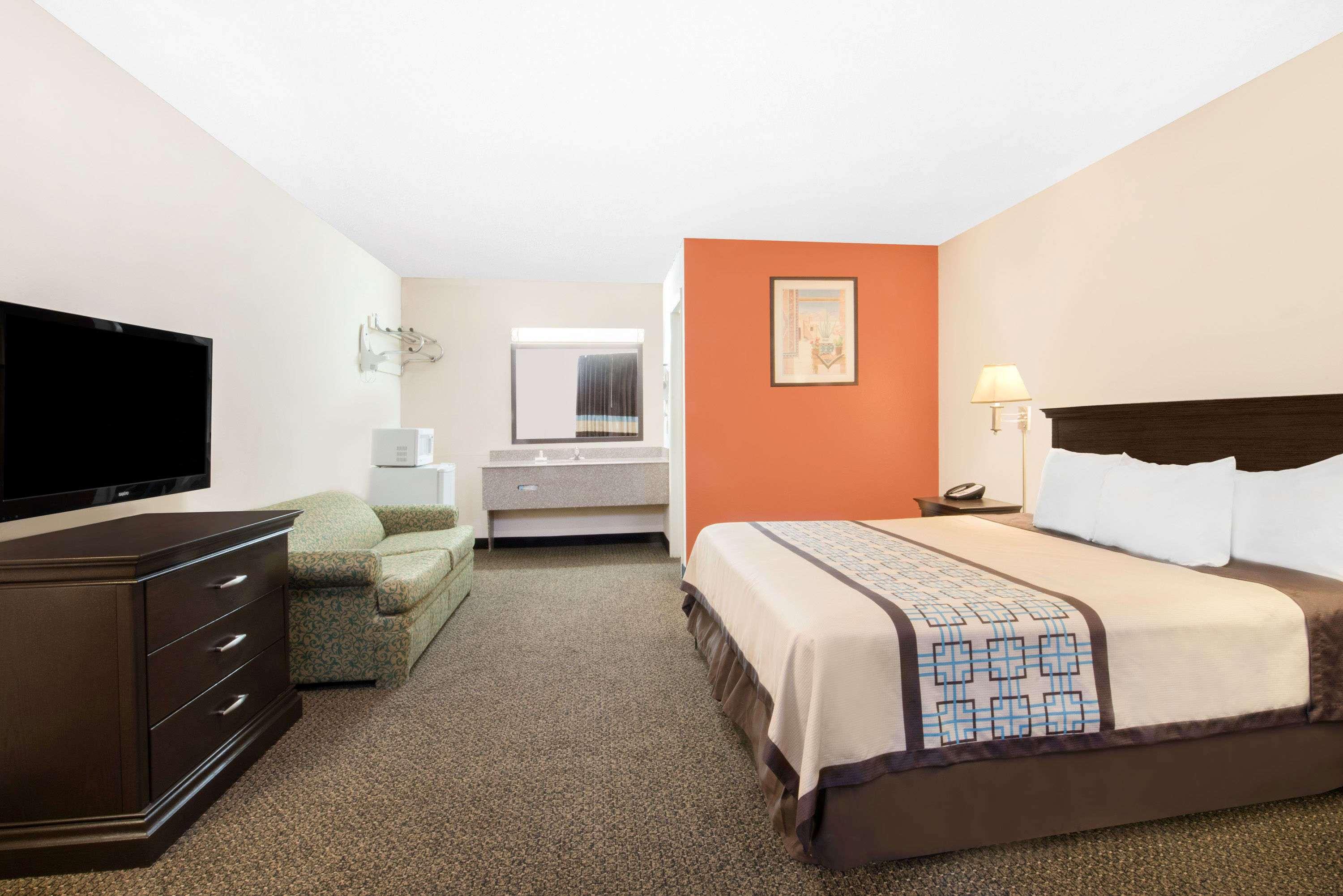 Days Inn By Wyndham Hobbs Exteriér fotografie